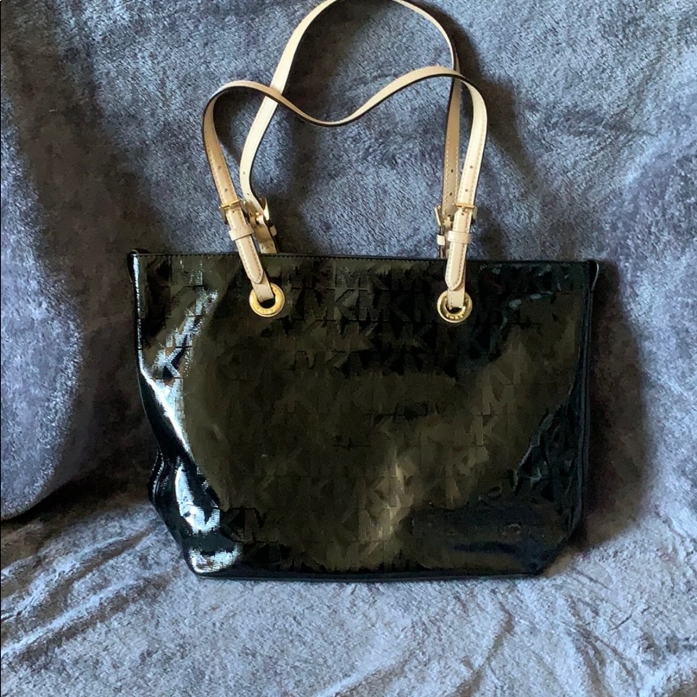 Michel Kors Tote 💜PRICE DROP, GREAT DEALS💜